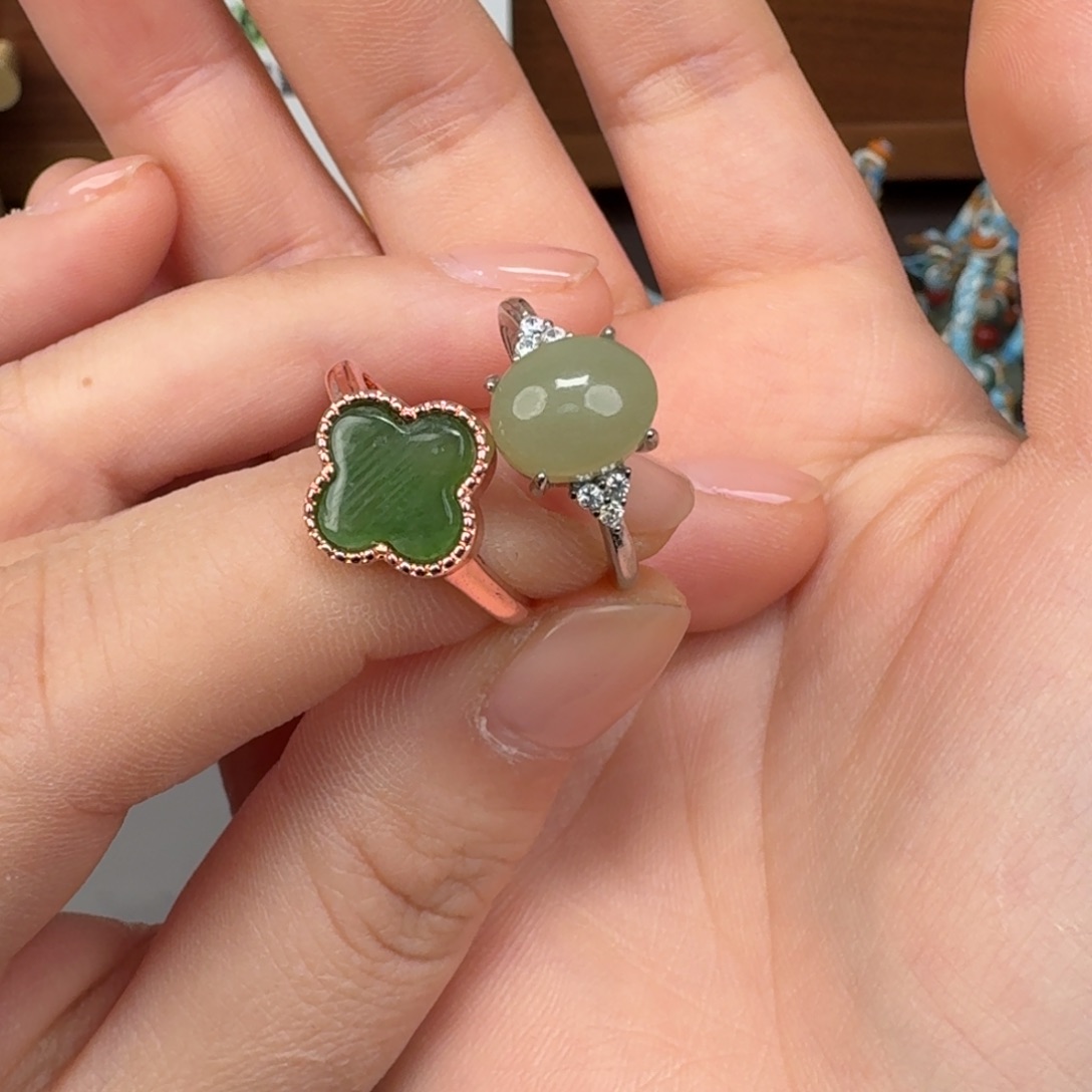 和田玉未镶嵌颈饰两个