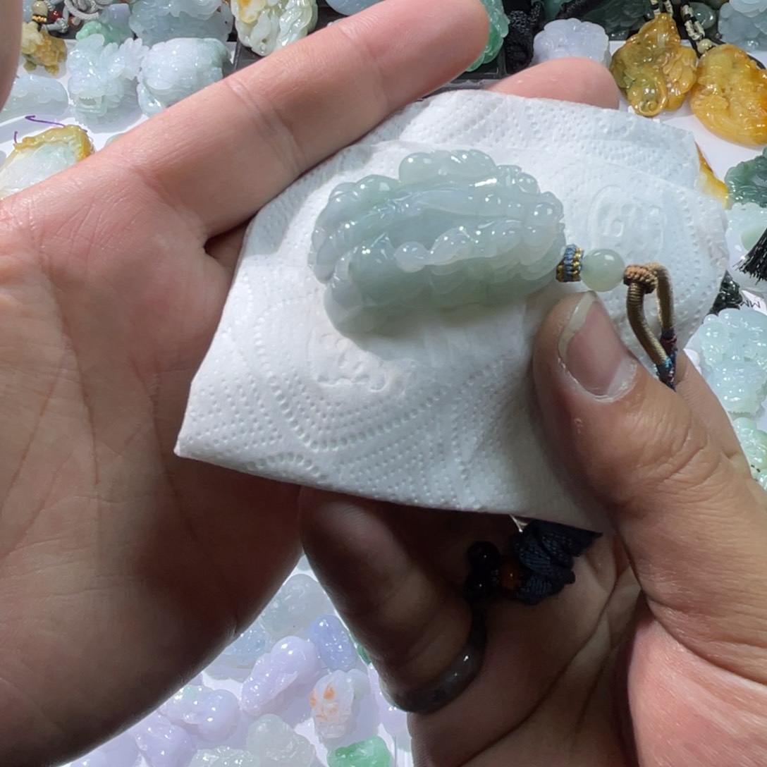 翡翠颈饰未镶嵌天然