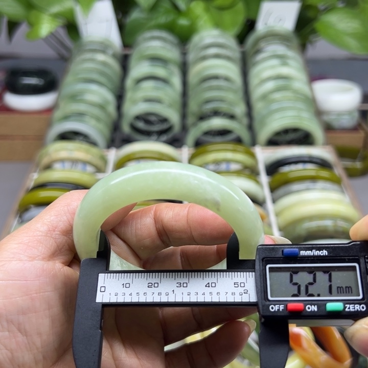 蛇纹石玉未镶嵌手镯22