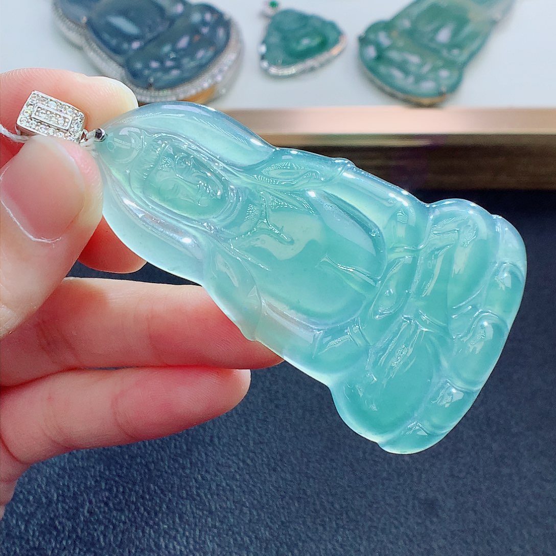 翡翠颈饰未镶嵌翡翠