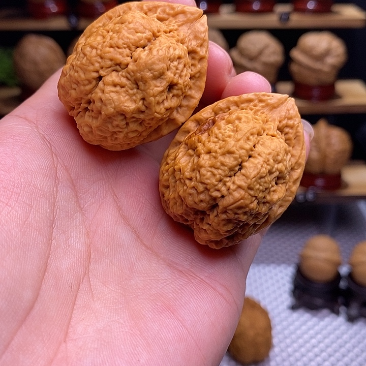 文玩核桃吊坠三羊王1