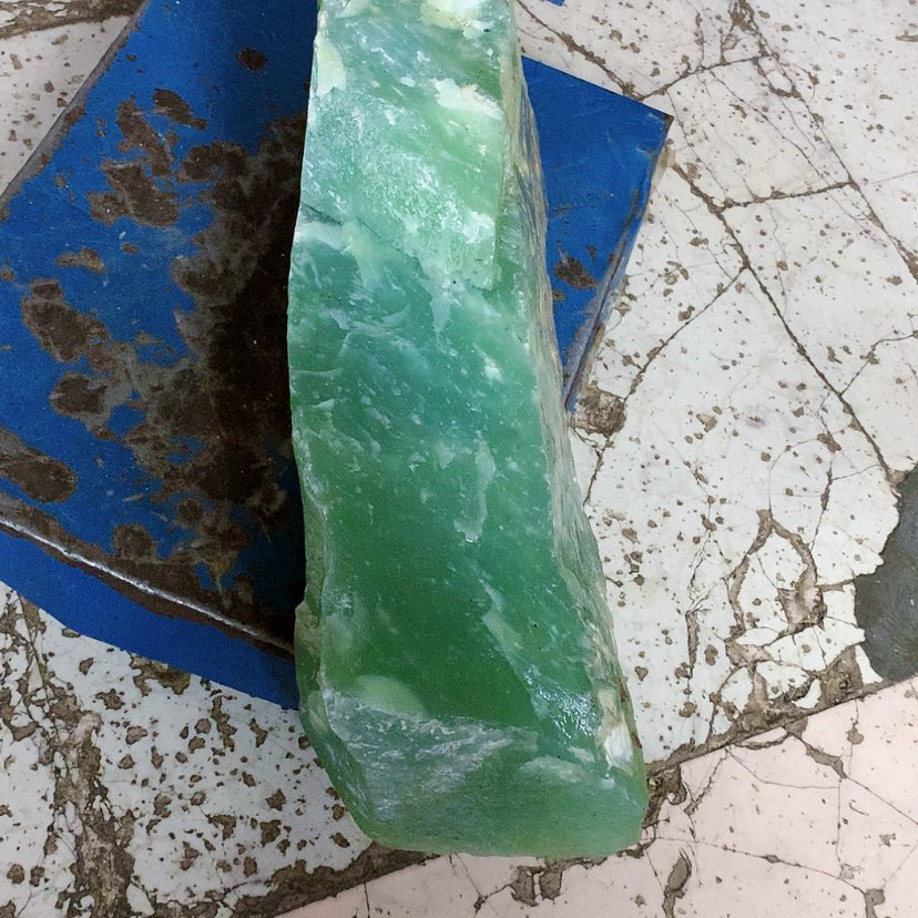 【闪购商品】未镶嵌蛇纹石玉原石?****舟