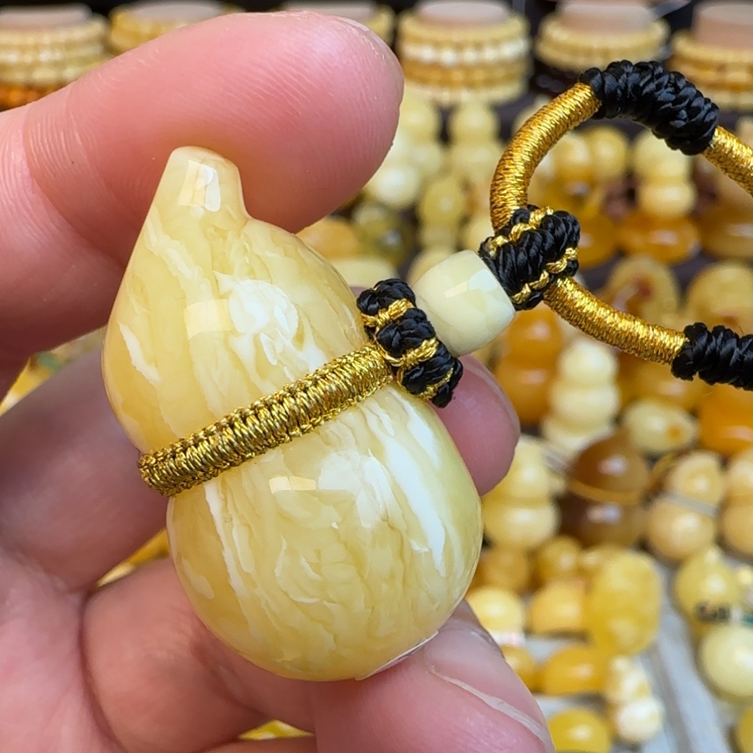 琥珀未镶嵌套链天然俄料虎皮妖花蜜蜡葫芦吊坠