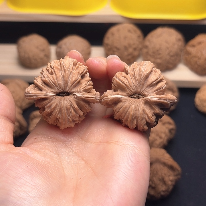 文玩核桃吊坠陈*41四座楼