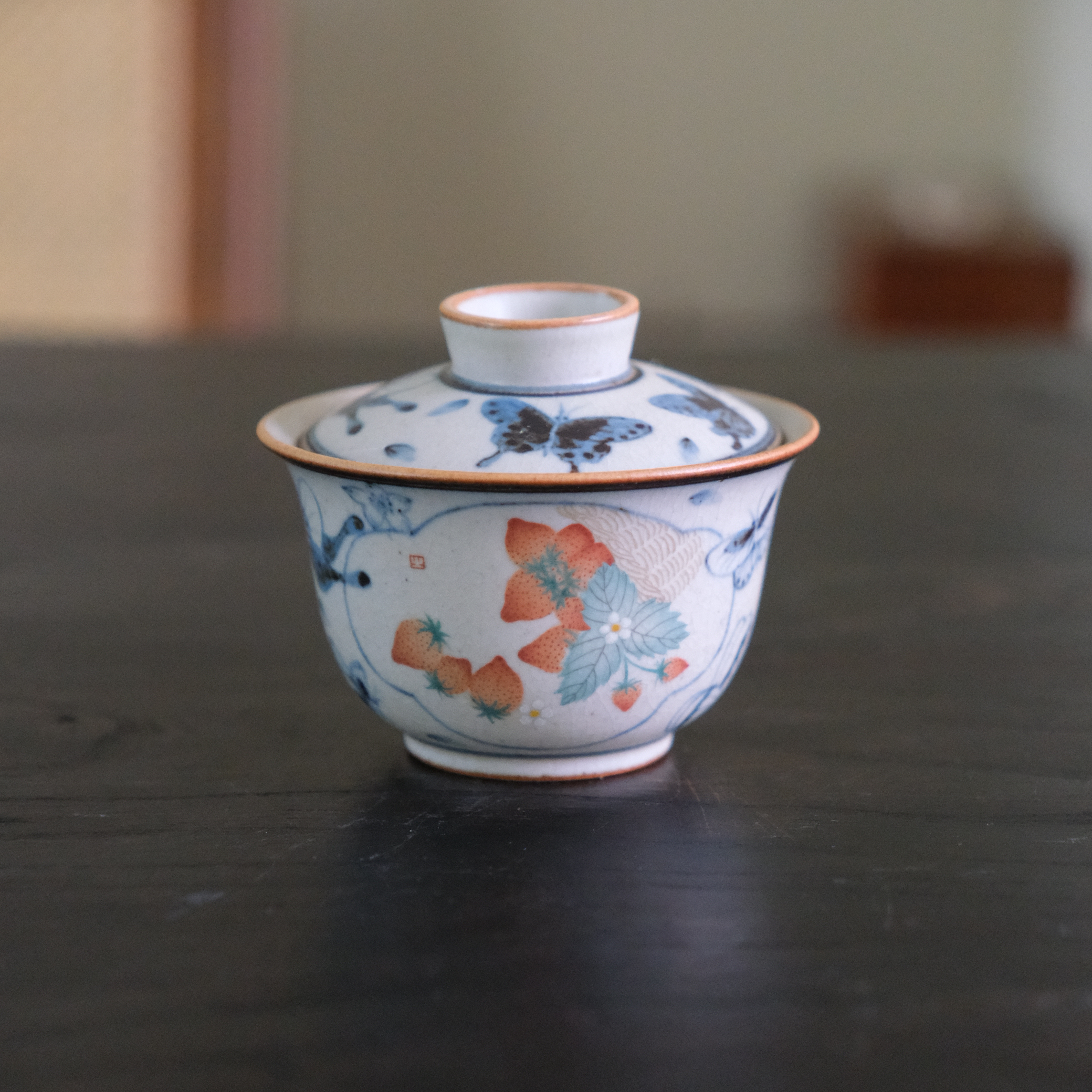 【云长】花卉开窗草莓元宝盖碗