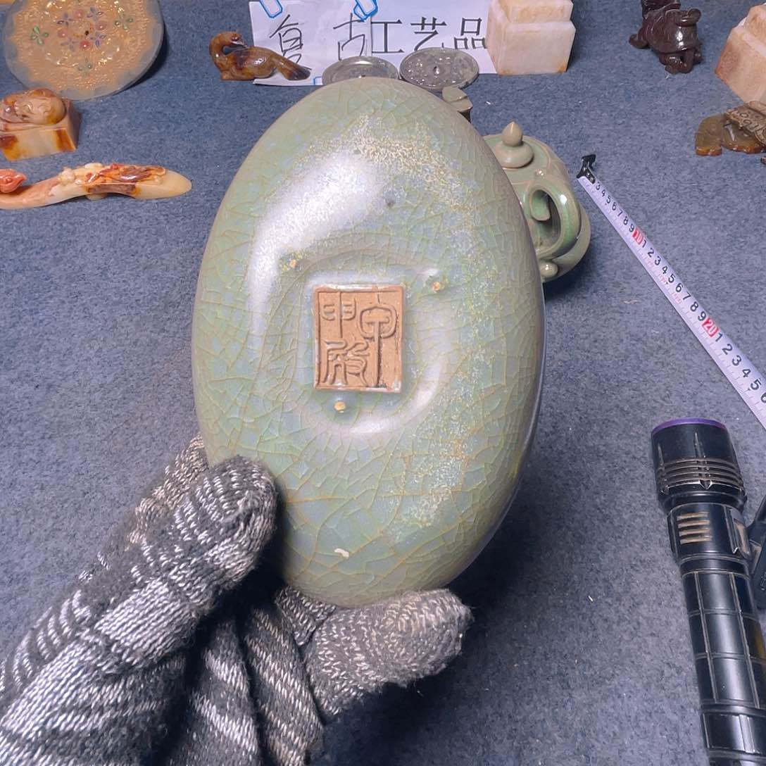 碟坎坎坷坷地走过这条小路