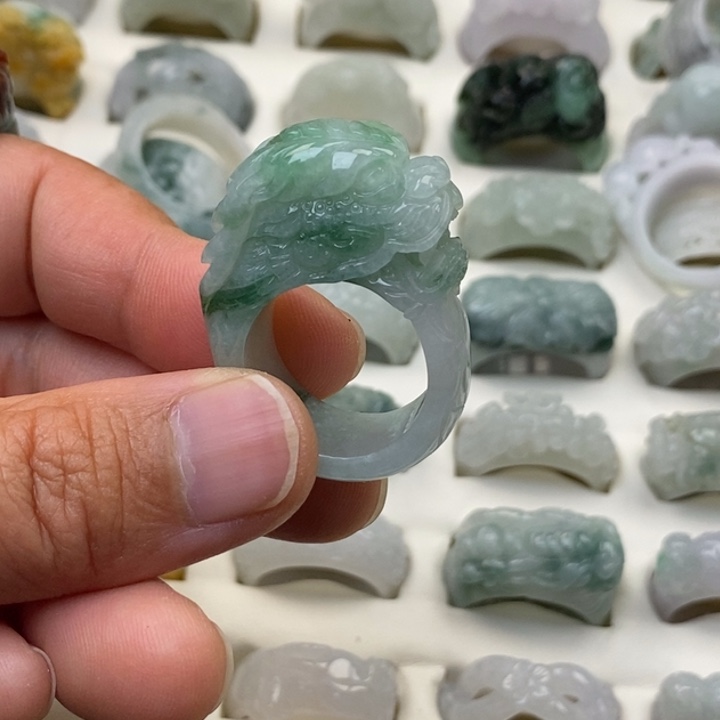 翡翠未镶嵌戒指港码18龙戒