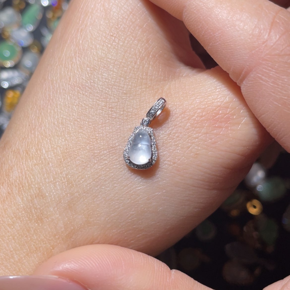 【闪购商品】翡翠吊坠(不含链)18K金镶嵌