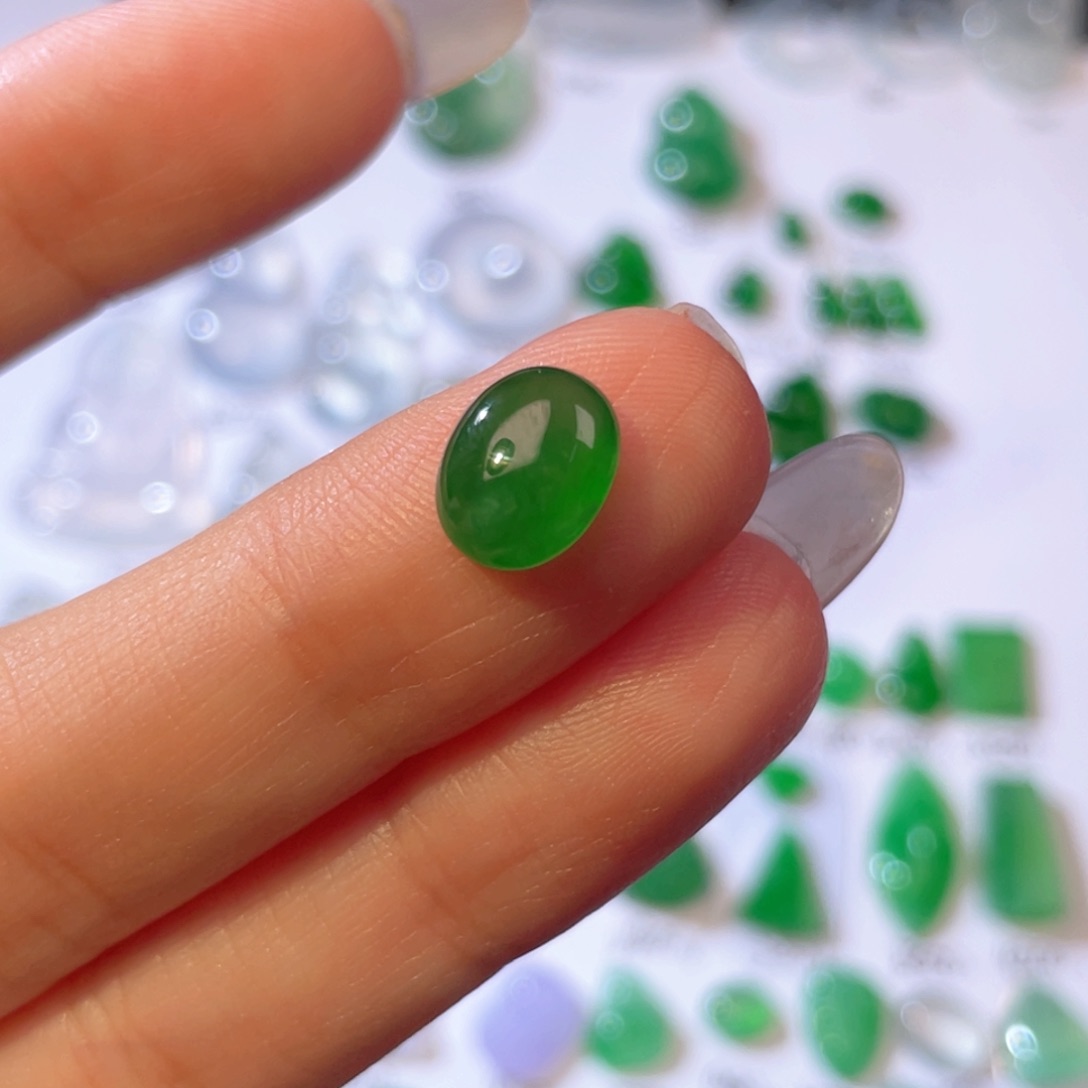 翡翠颈饰未镶嵌裸石