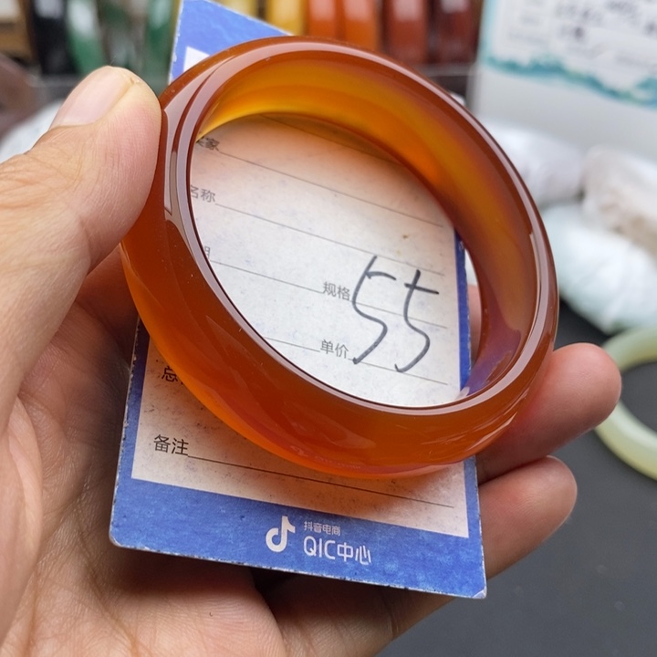 未镶嵌手镯石英质玉