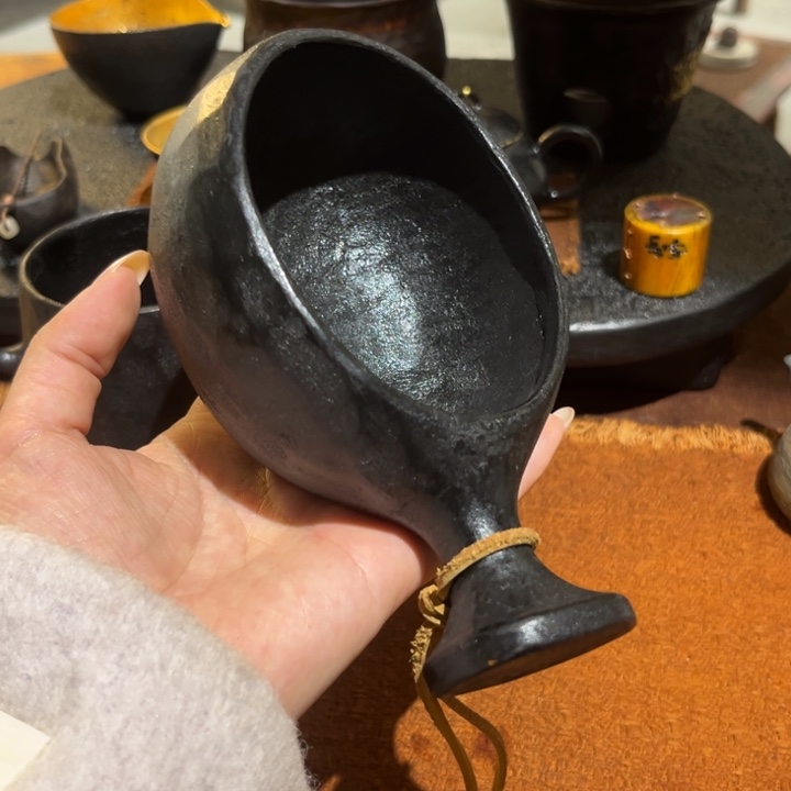 景德镇鱼和熊手工陶艺