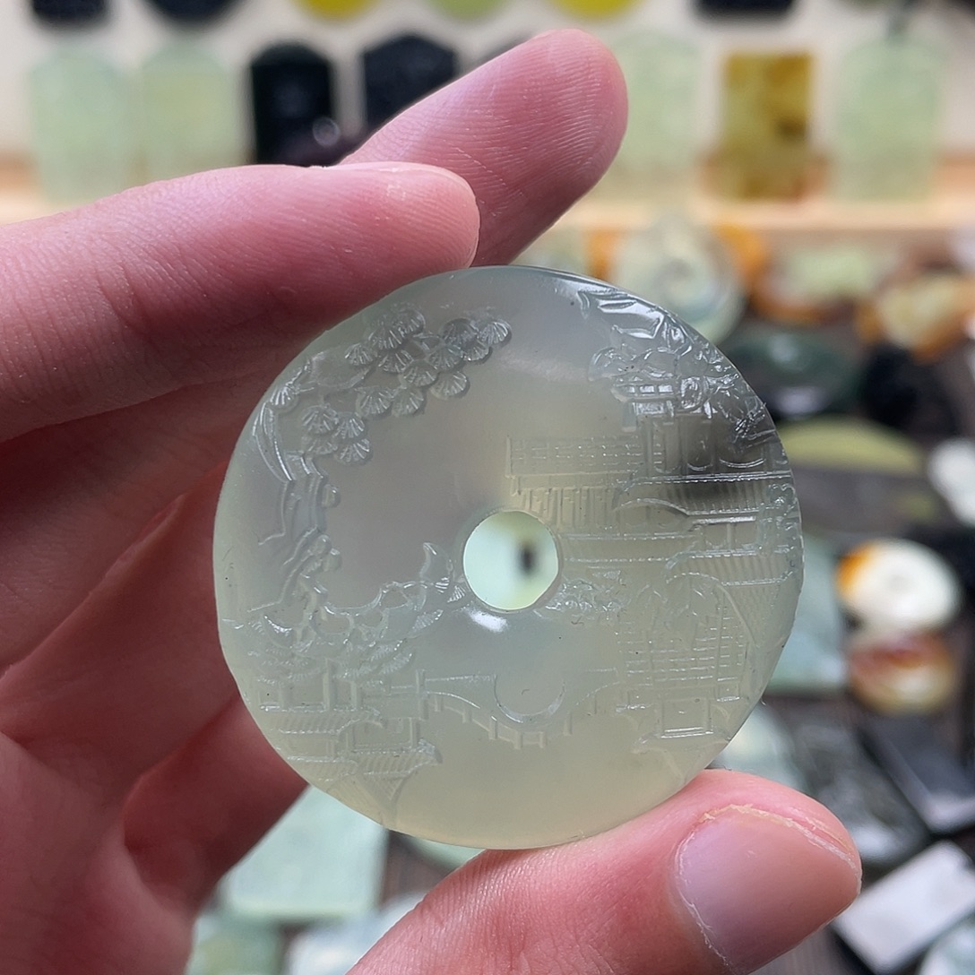 蛇纹石玉未镶嵌颈饰