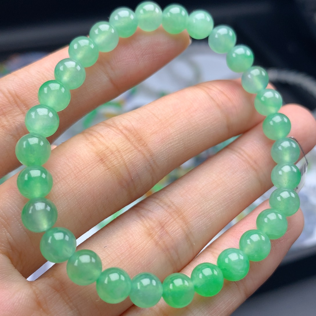 未镶嵌翡翠手链卡