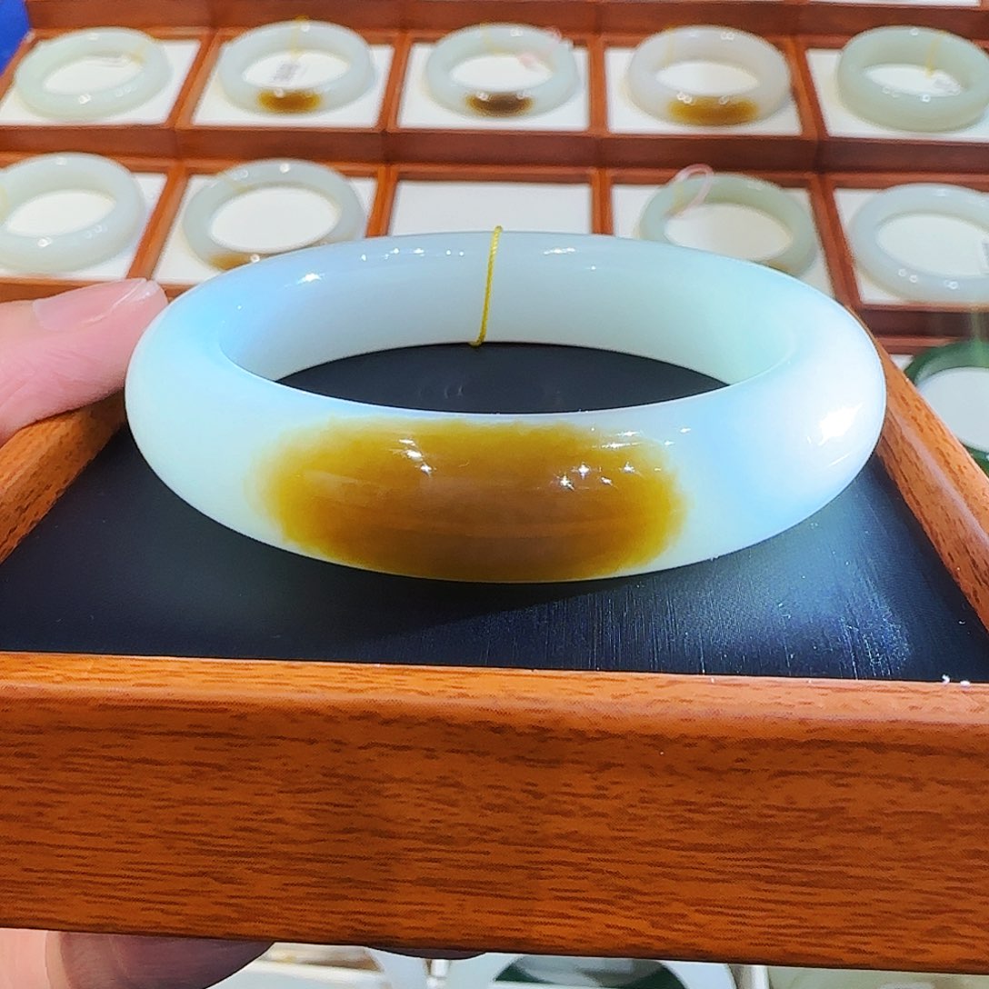 和田玉未镶嵌手镯且末一口老红糖59 60 61