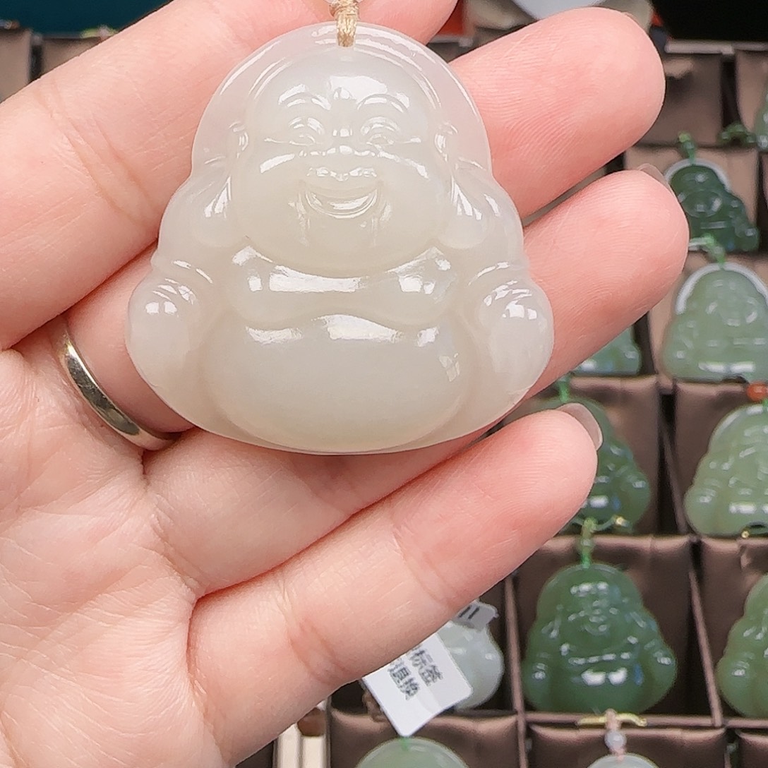 *****和田玉未镶嵌颈饰