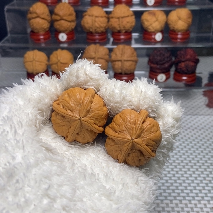 文玩核桃把件40金蟒四炸