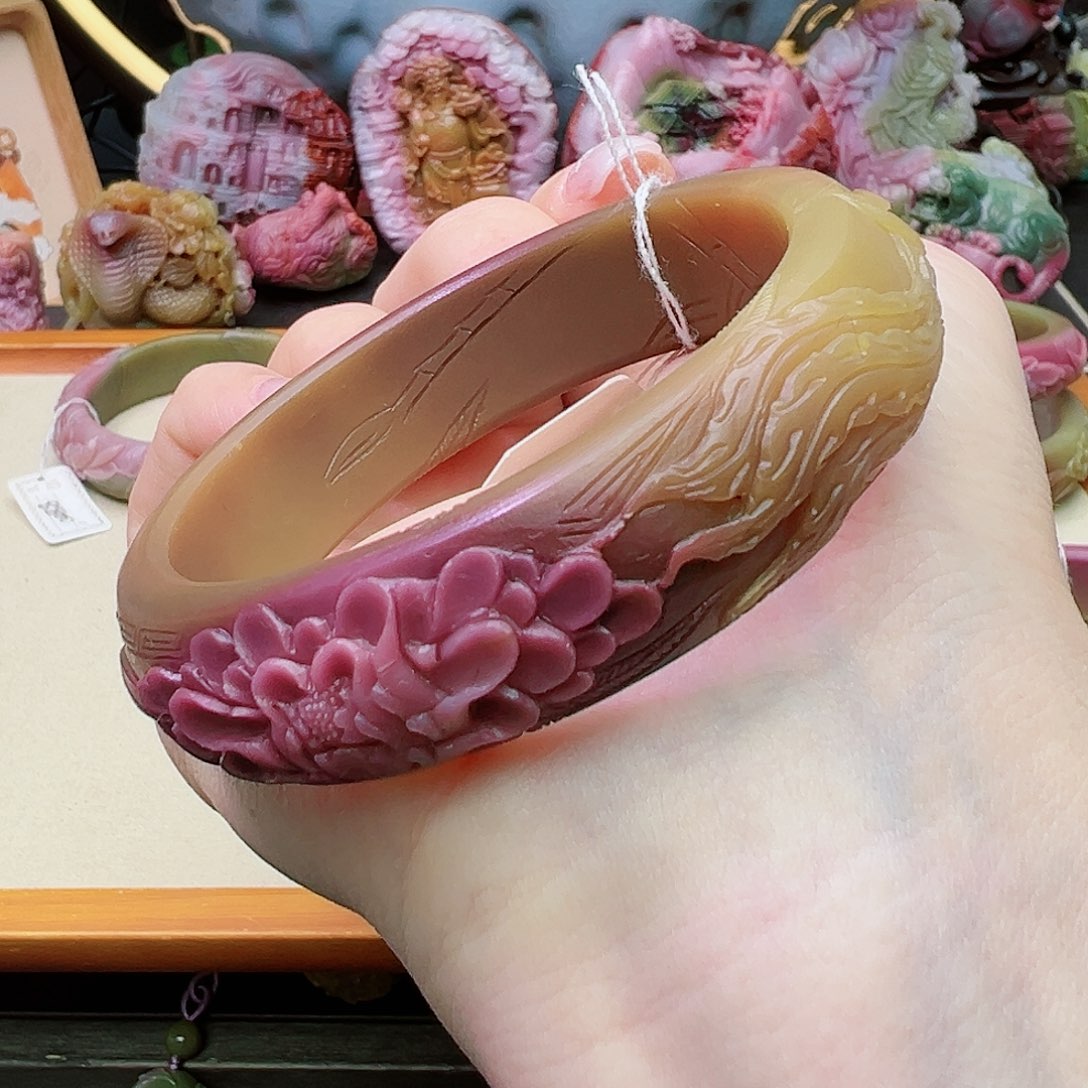 石英质玉盐源定制玛瑙未镶嵌月**啼