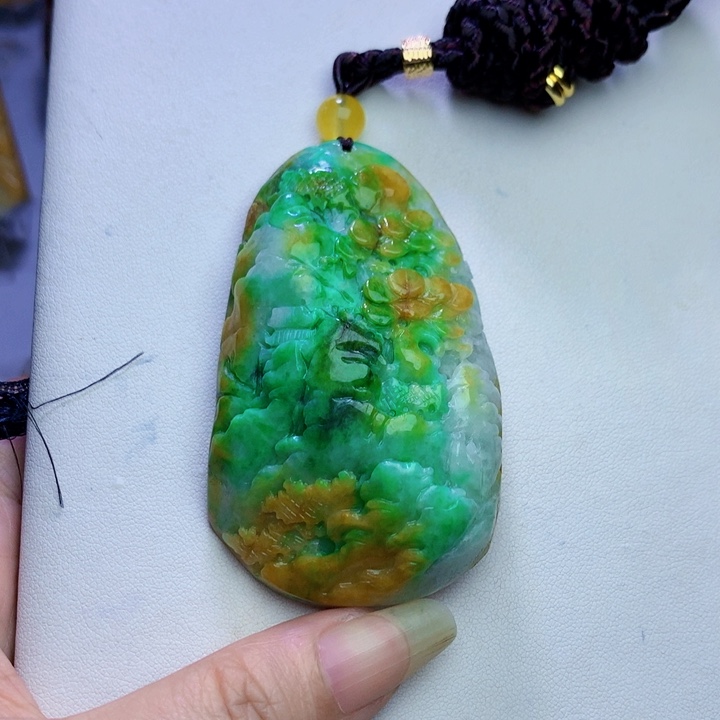 颈饰未镶嵌翡翠山水