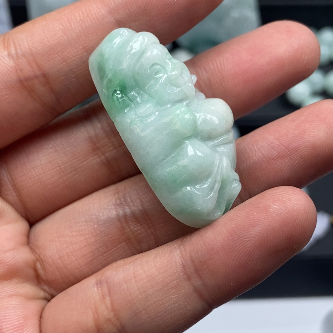 翡翠未镶嵌颈饰翡翠