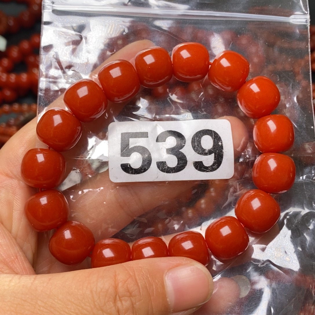 范***明南红玛瑙未镶嵌手链