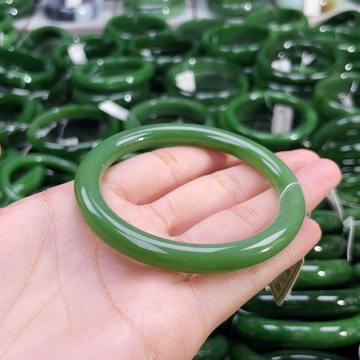 未镶嵌手镯和田玉（碧玉）