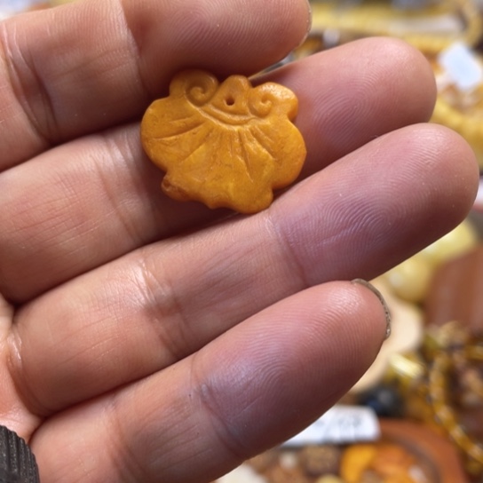 未镶嵌蜜蜡手串吊坠