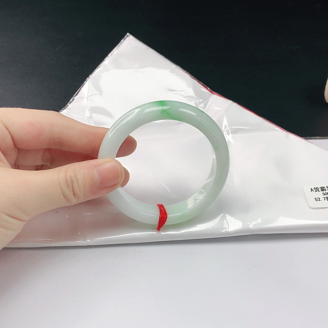 翡翠手镯未镶嵌翡翠072