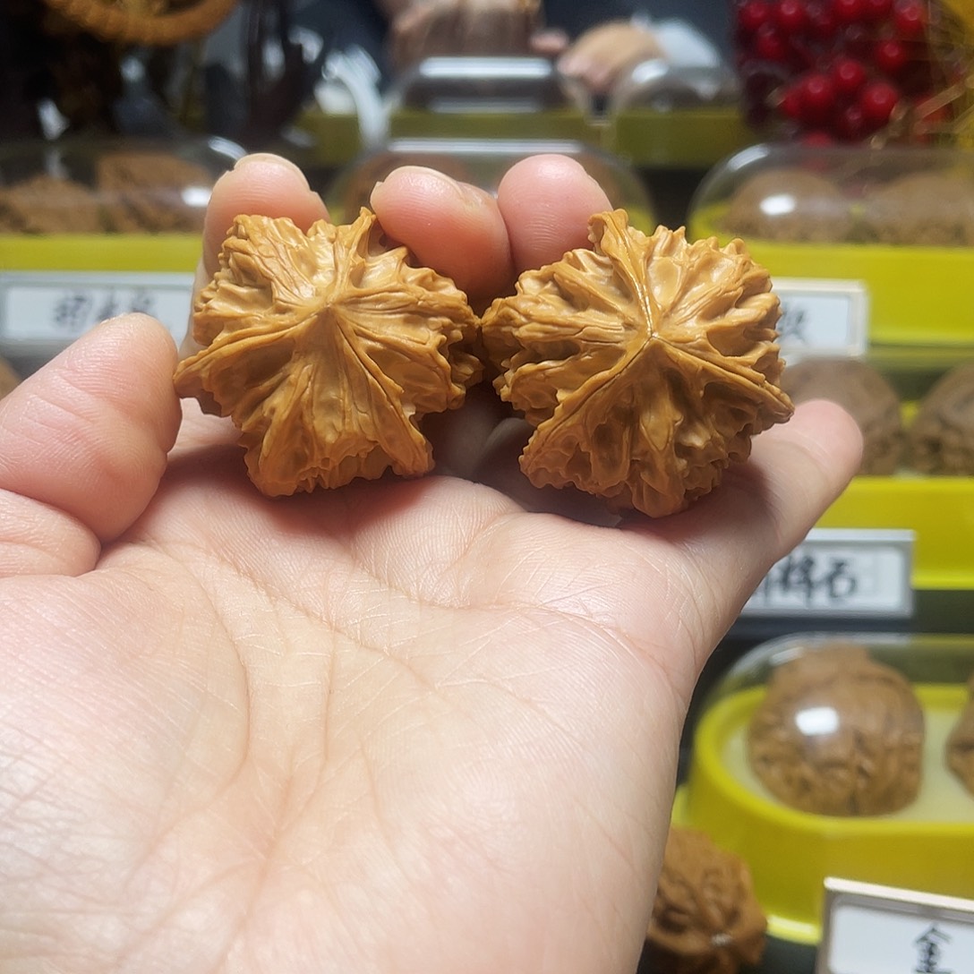 *****文玩核桃把件三棱5665888888