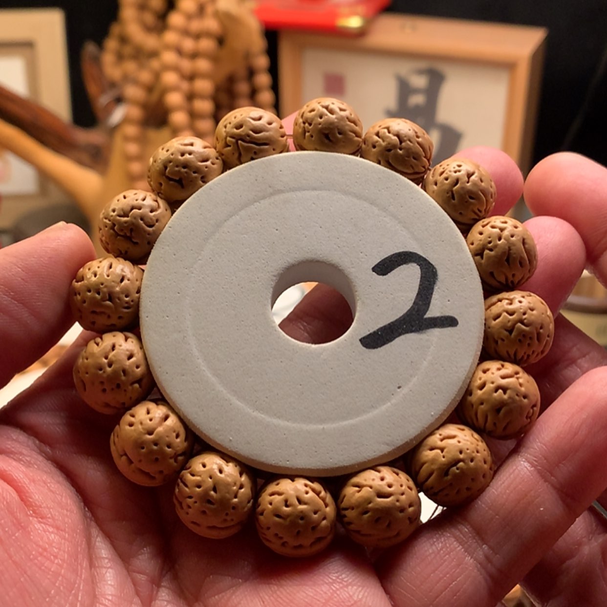 【闪购商品】桃核手串【大黄蜂】16桃核手串