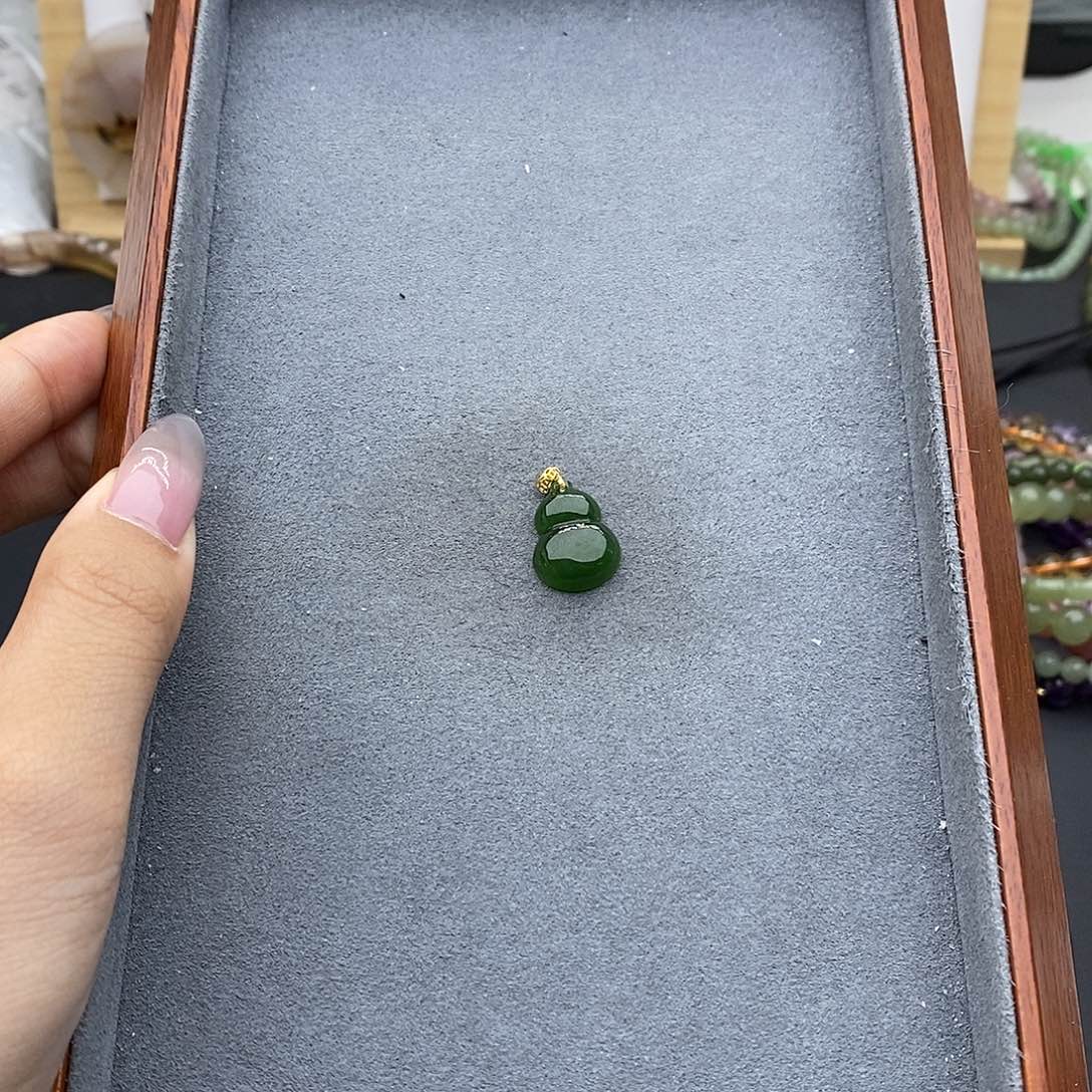 和田玉吊坠(不含链)18K金镶嵌