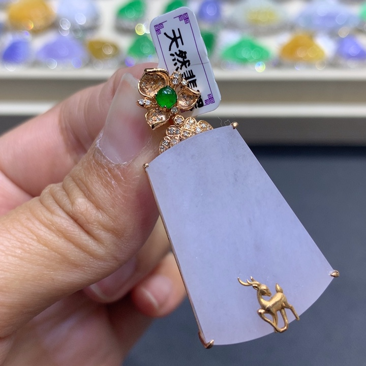 翡翠颈饰18K金镶嵌翡翠