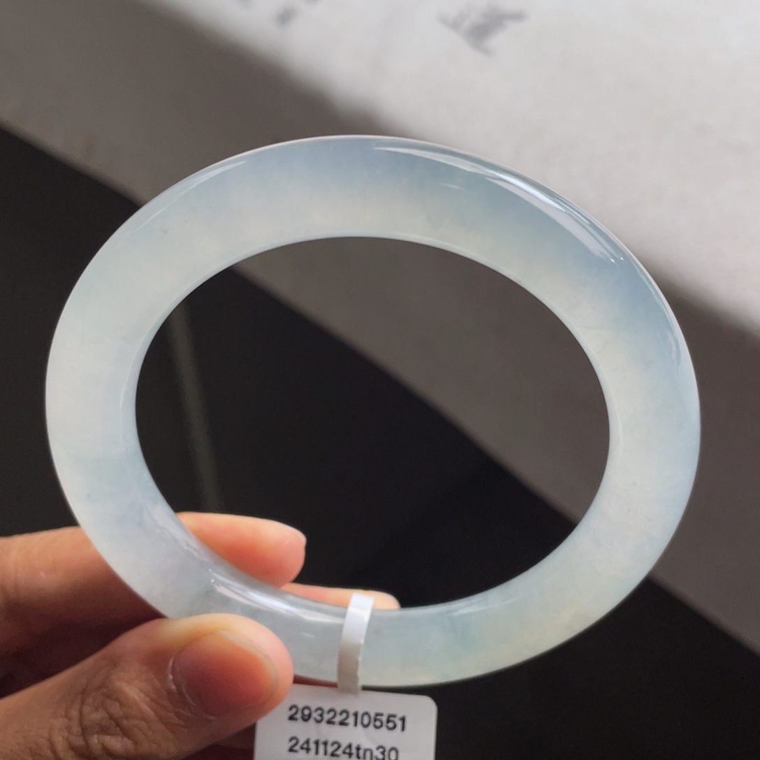 翡翠未镶嵌手镯白冰圆条