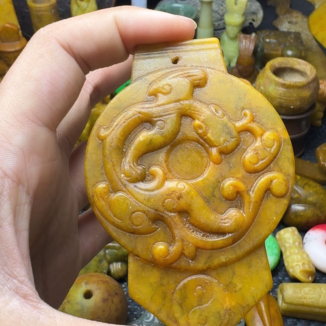 白玉菩提吊坠。。。