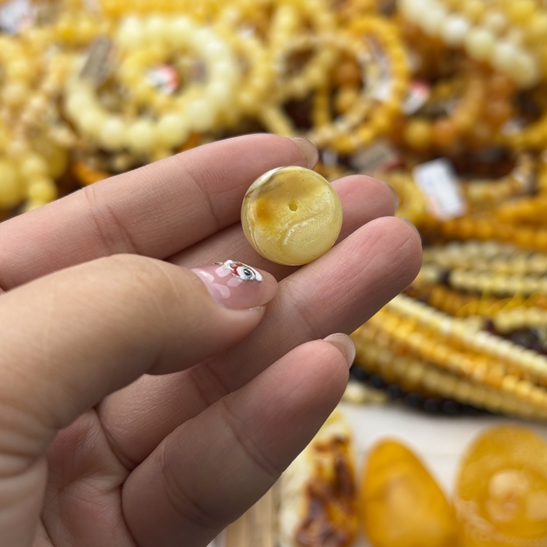 琥珀珠宝奇石未镶嵌