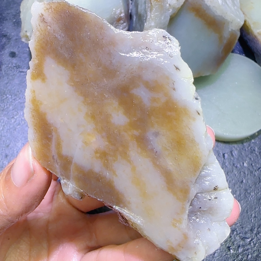 和田玉未镶嵌珠宝半成品