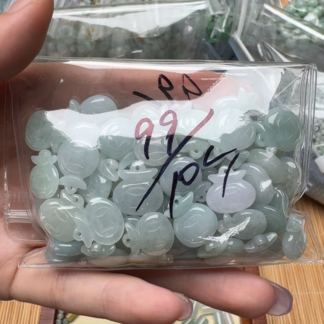 翡翠未镶嵌挂件福利