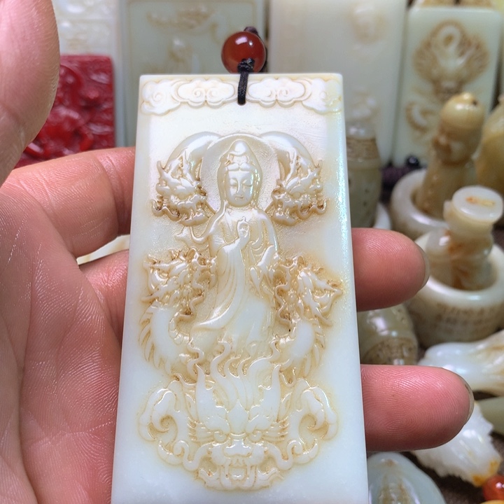 和田玉挂件未镶嵌钟**生