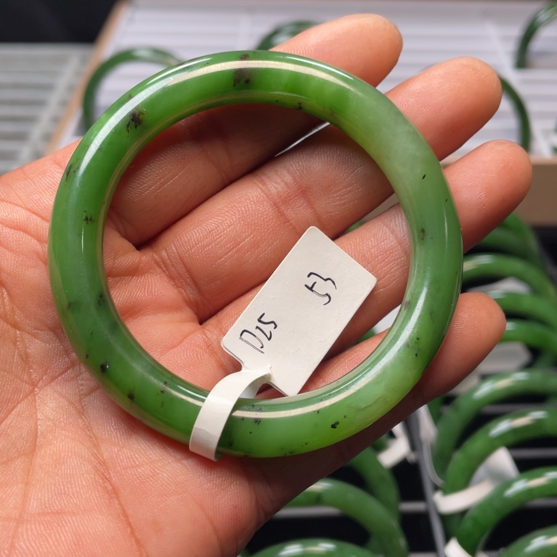 和田玉（碧玉）手镯未镶嵌