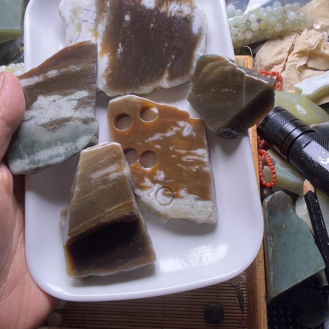 和田玉（糖玉）未镶嵌挂件