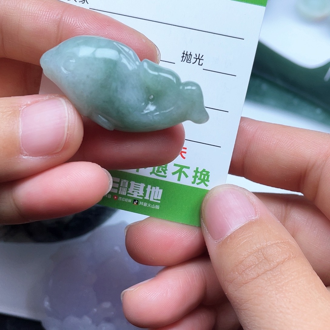 翡翠挂件未镶嵌翡翠