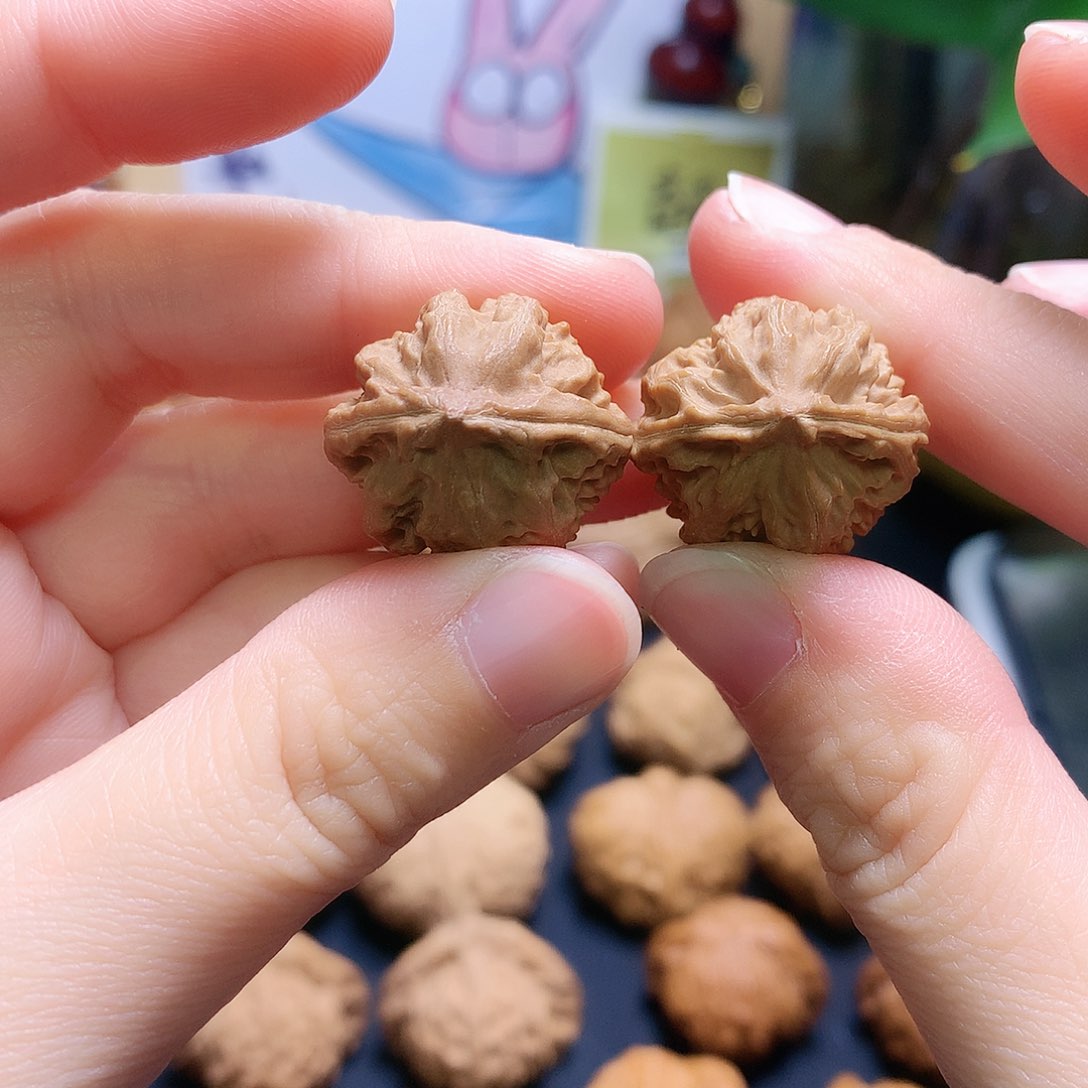 文玩核桃吊坠小霸王龙手捻