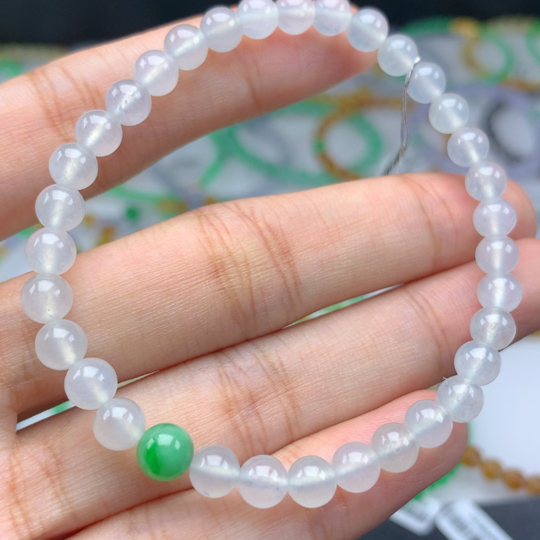 未镶嵌翡翠手链卡
