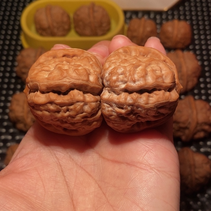 把件文玩核桃一线天四开八腿蛙王