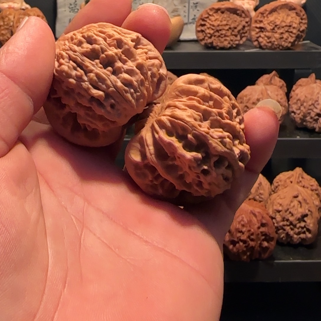 桃核把件虎头核桃44