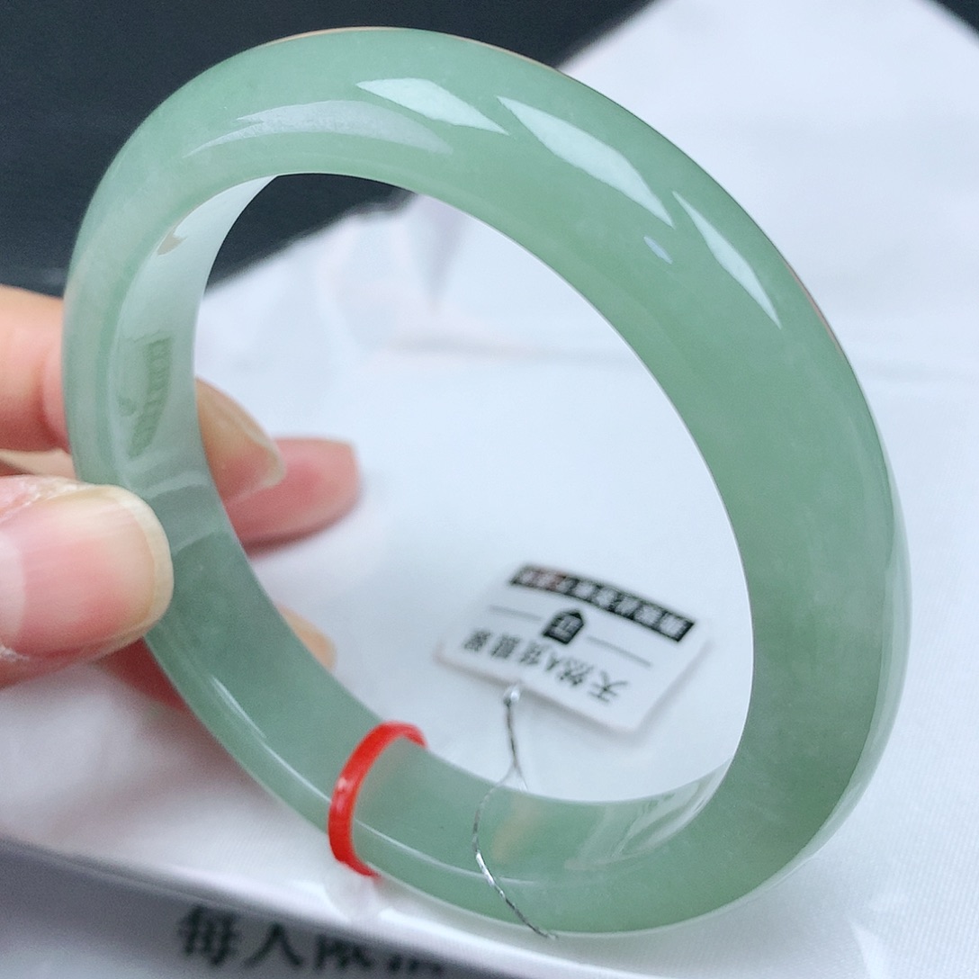 翡翠手镯未镶嵌56+圈