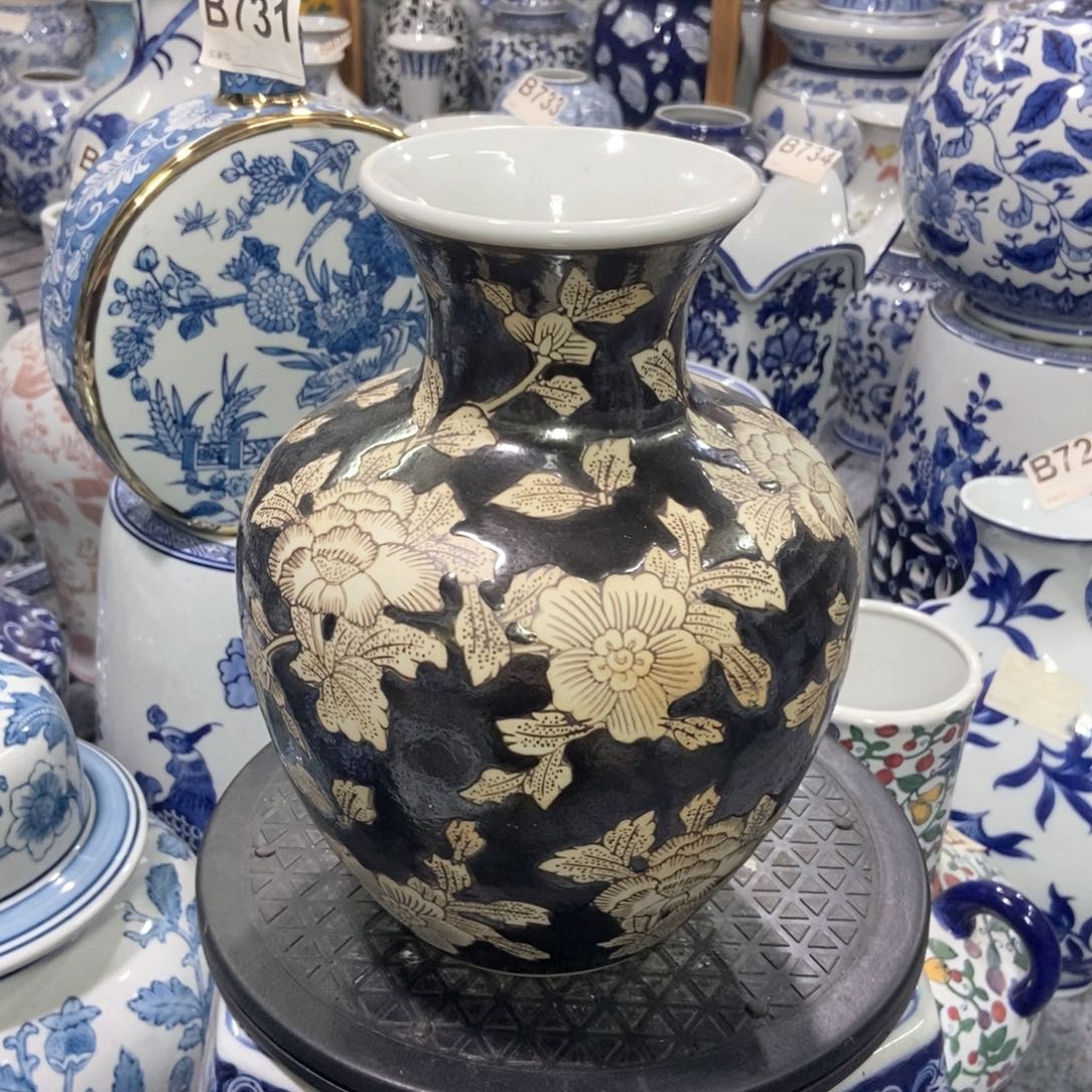 摆件花瓶手绘釉下彩