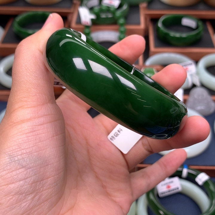 和田玉（碧玉）手镯61圈口未镶嵌