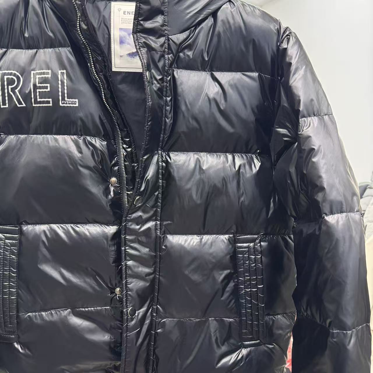 情侣鹅绒服冬季加厚连帽外套男女亮面羽绒服印花潮流时尚款69860