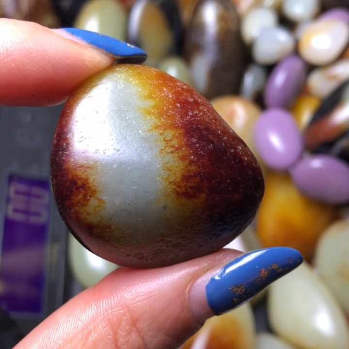 和田玉（翠青玉）未镶嵌珠宝奇石