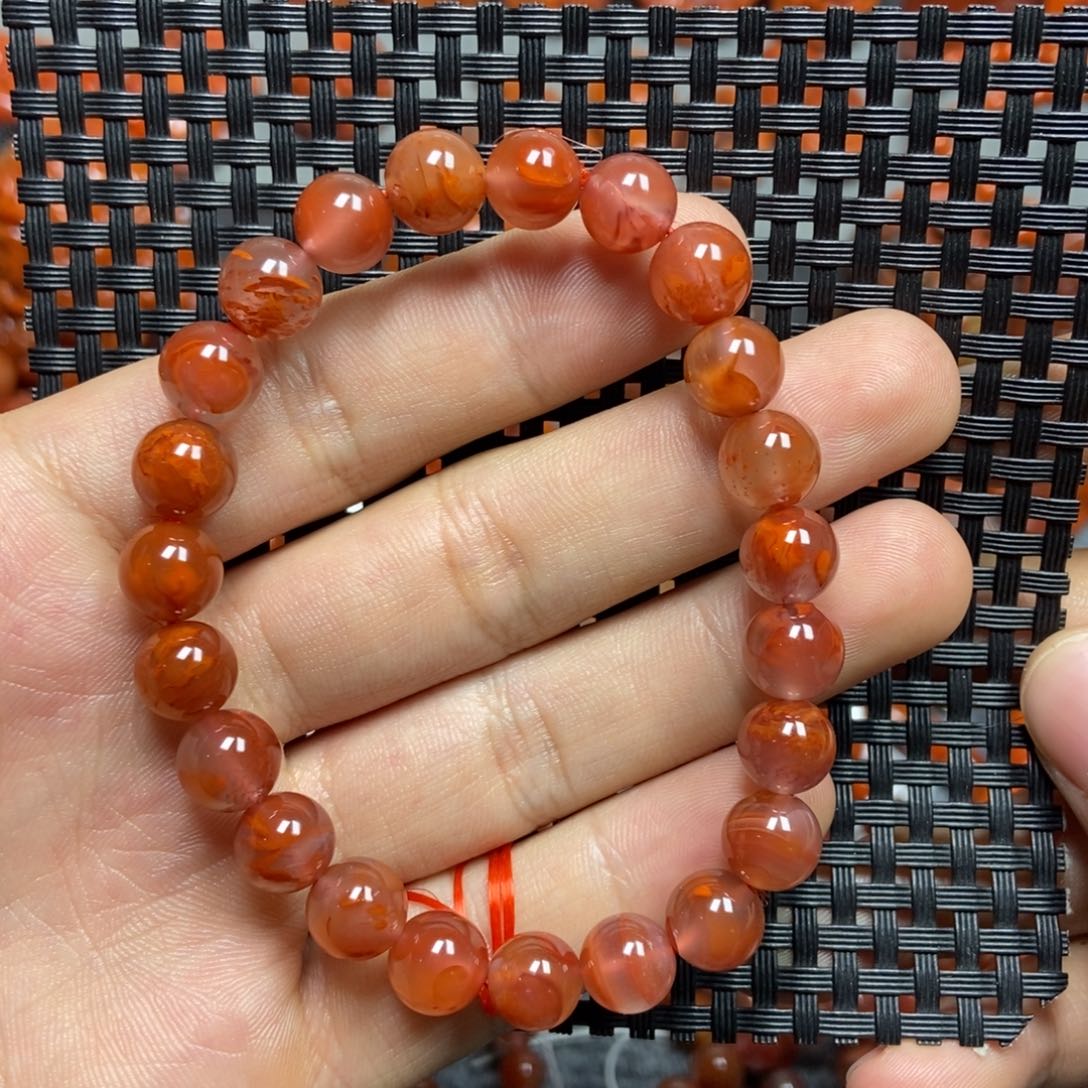 南红玛瑙手串未镶嵌8+’mm